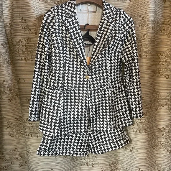 Stylish Black and White Houndstooth Women's Blazer and Shorts Two Piece Suit - Picture 1 of 8